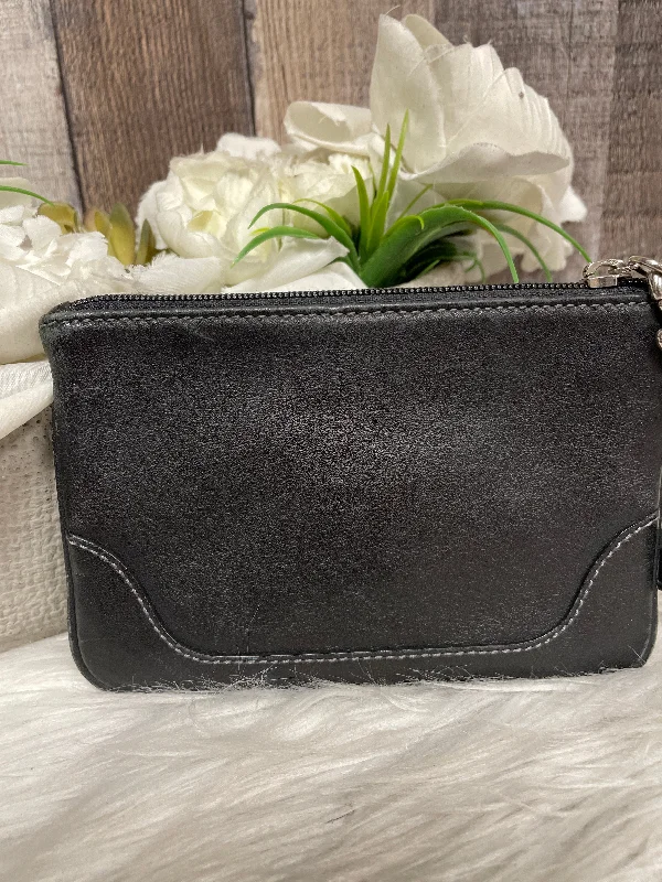 Wristlet Designer By Coach  Size: Small