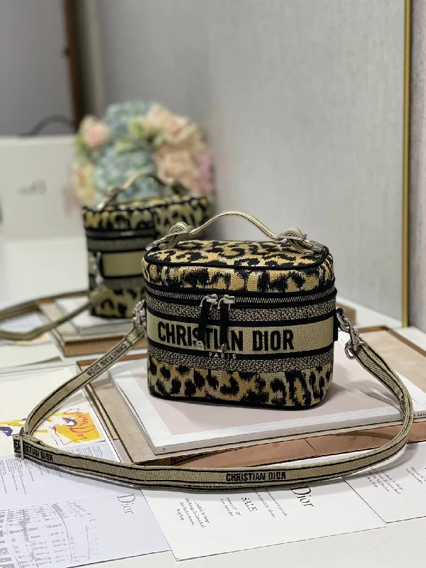 Christian Dior Bags  616