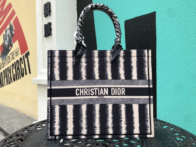 GlitzyBags - Designer bags by Dior 225